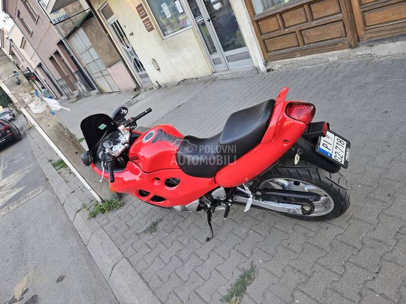Suzuki GSXF 600