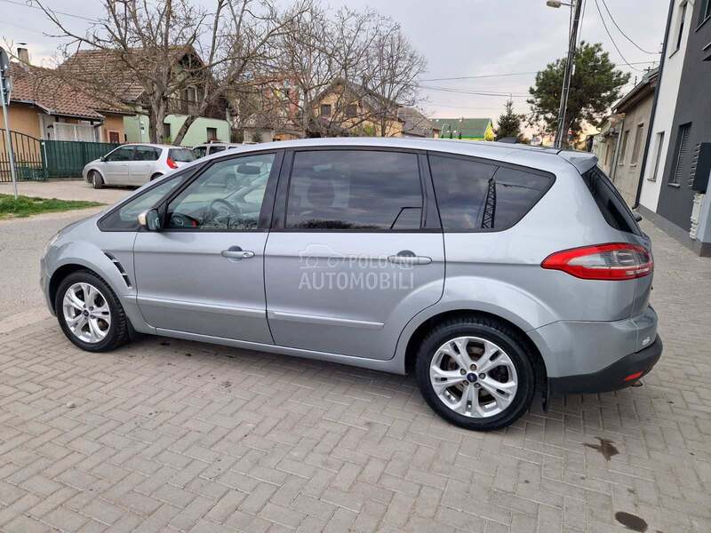 Ford S-Max 