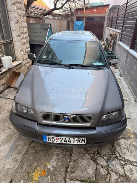 Volvo V40 