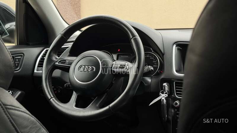 Audi Q5 2.0 TDI/ S-LINE/ NOV