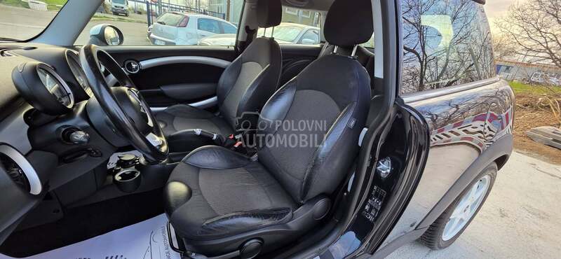 MINI Cooper 1.6