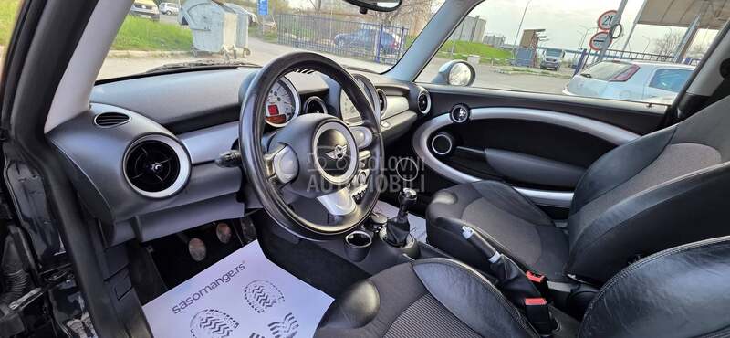MINI Cooper 1.6