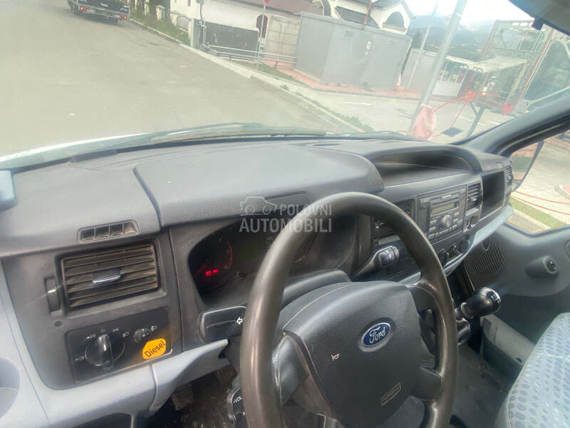 Ford Transit Putar