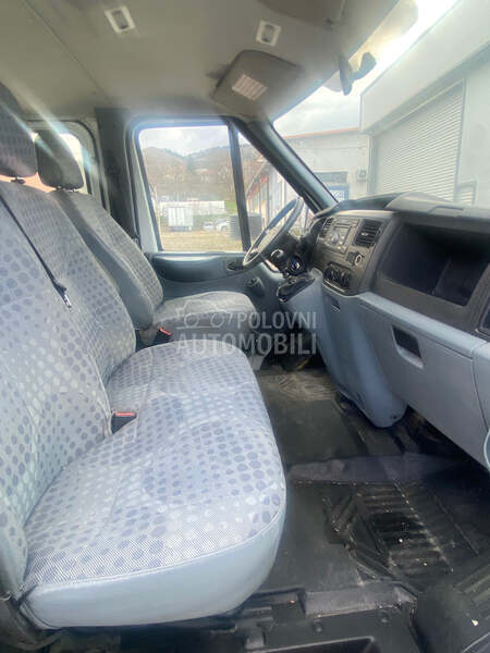 Ford Transit Putar