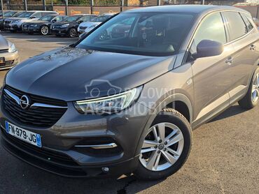 Opel Grandland X 1.5 Hdi MATRIX far