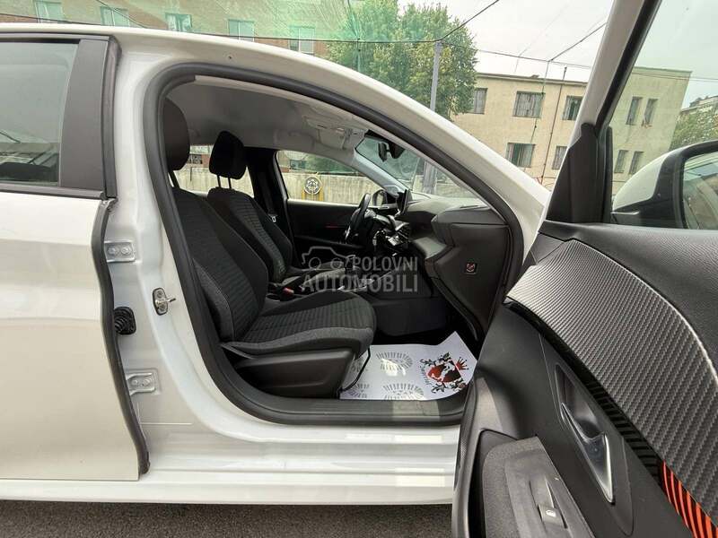 Peugeot 208 1.2 B