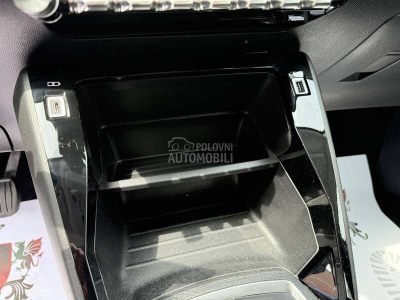 Peugeot 208 1.2 B