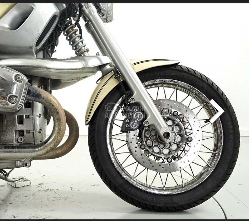 BMW R1200 C     James Bond