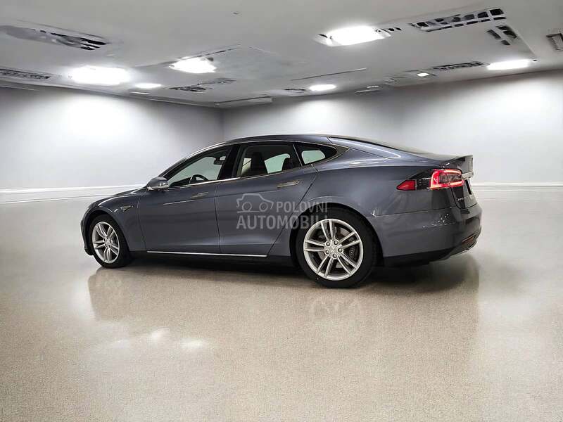 Tesla Model S S85