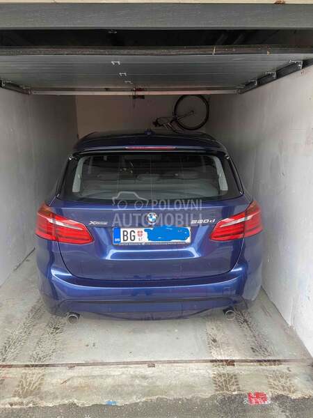 BMW 220 