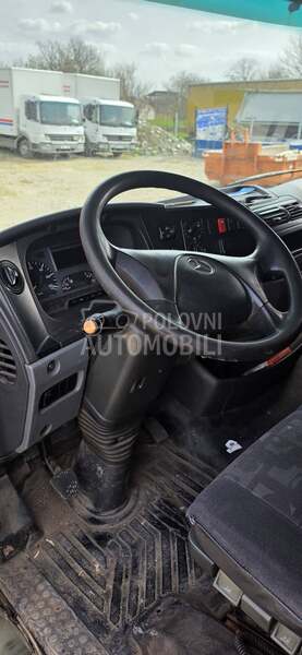 Mercedes Benz atego 818