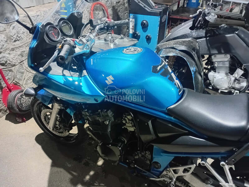 Suzuki gsf 650s
