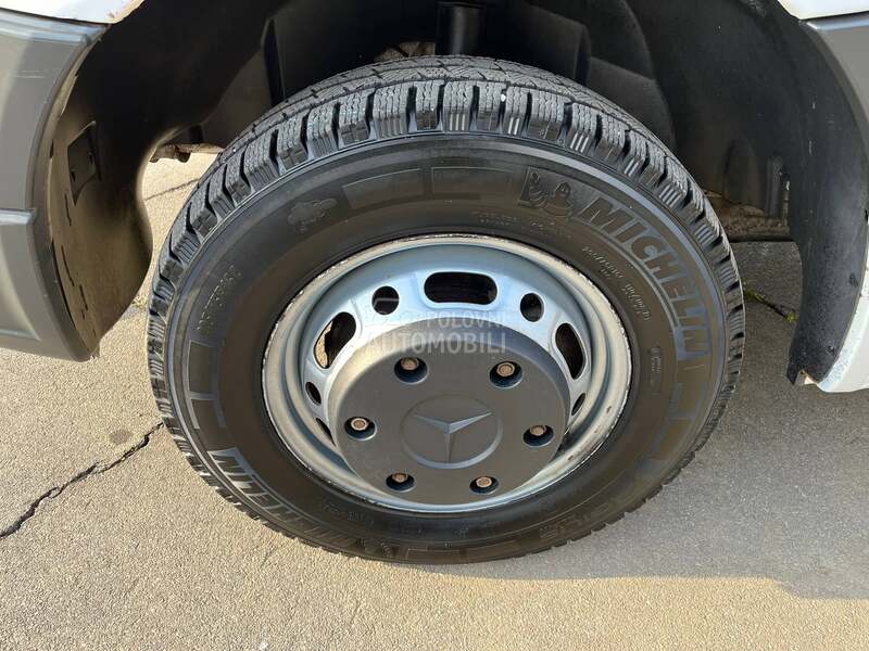 Mercedes Benz Sprinter 515