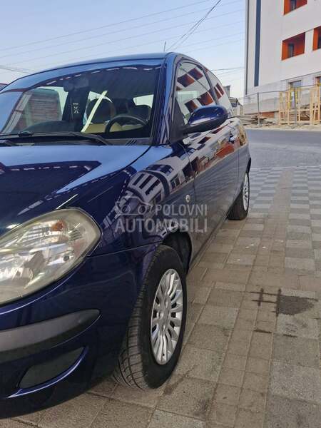 Lancia Ypsilon 