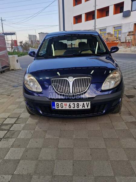 Lancia Ypsilon 