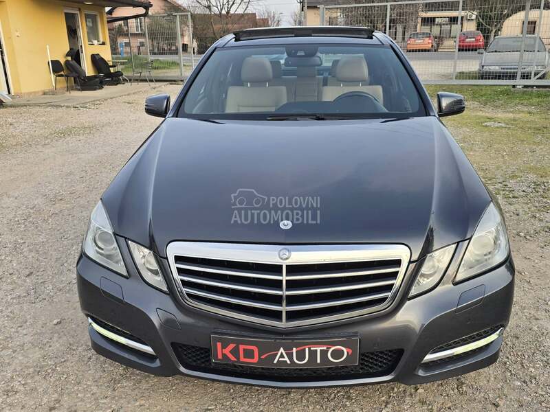 Mercedes Benz E 200 AVANTGARDE FUL