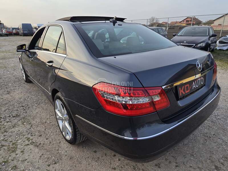 Mercedes Benz E 200 AVANTGARDE FUL