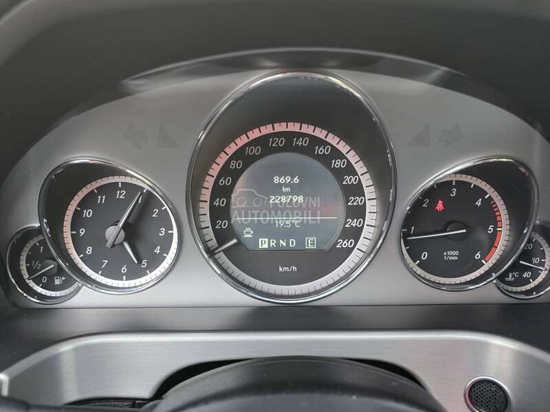 Mercedes Benz E 200 AVANTGARDE FUL
