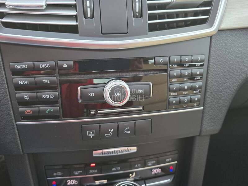Mercedes Benz E 200 AVANTGARDE FUL