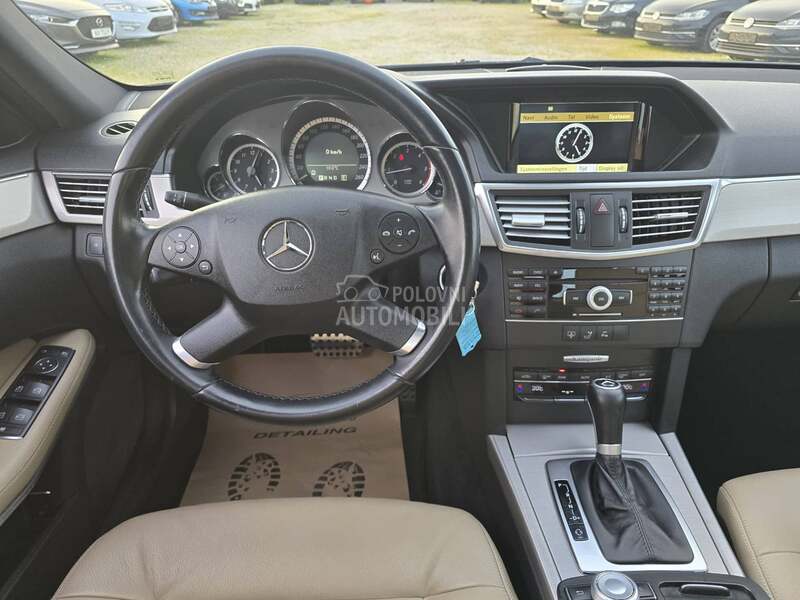 Mercedes Benz E 200 AVANTGARDE FUL