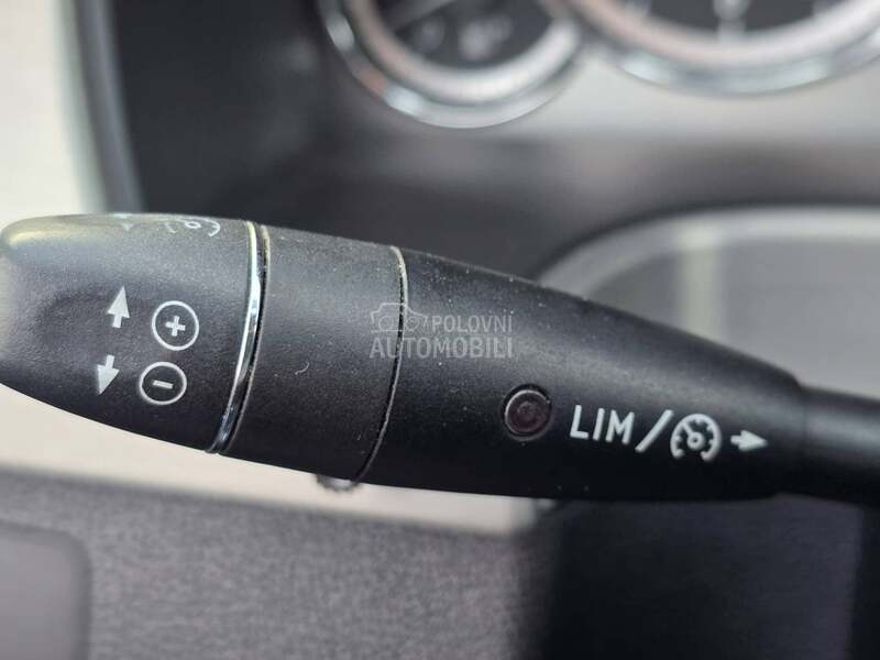 Mercedes Benz E 200 AVANTGARDE FUL