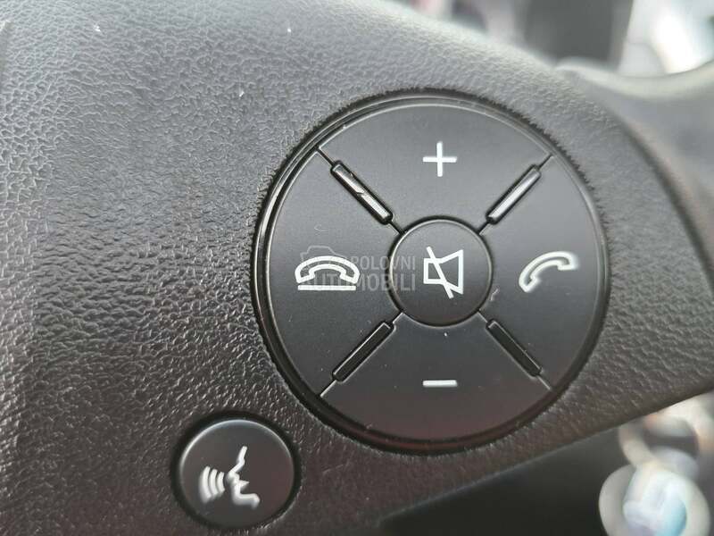 Mercedes Benz E 200 AVANTGARDE FUL