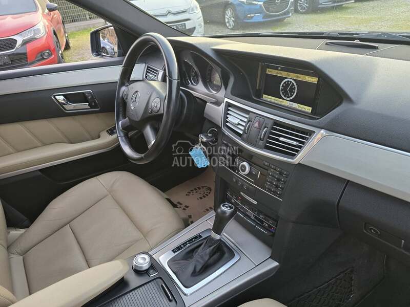 Mercedes Benz E 200 AVANTGARDE FUL