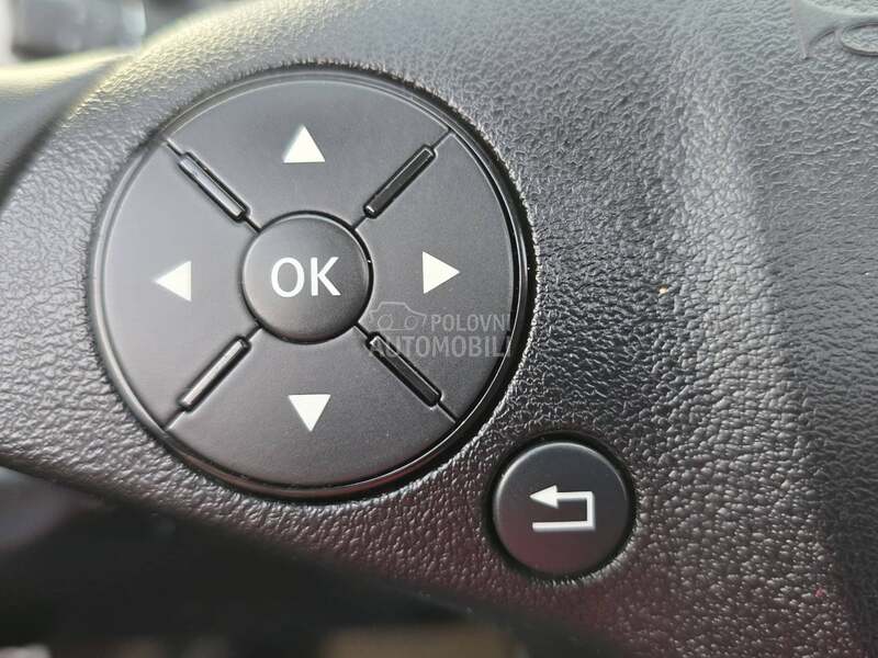 Mercedes Benz E 200 AVANTGARDE FUL