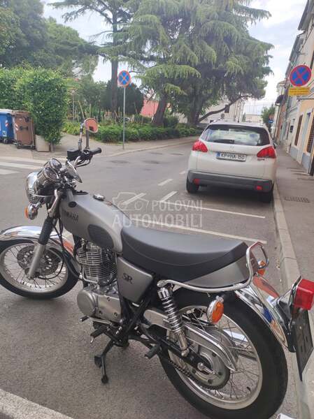 Yamaha SR 400