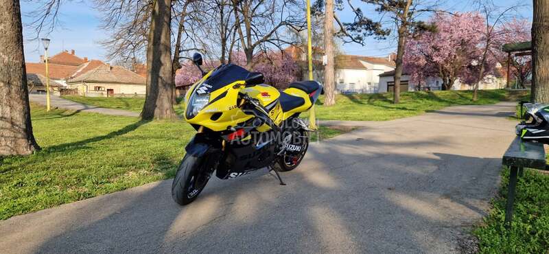 Suzuki GSX-R K4