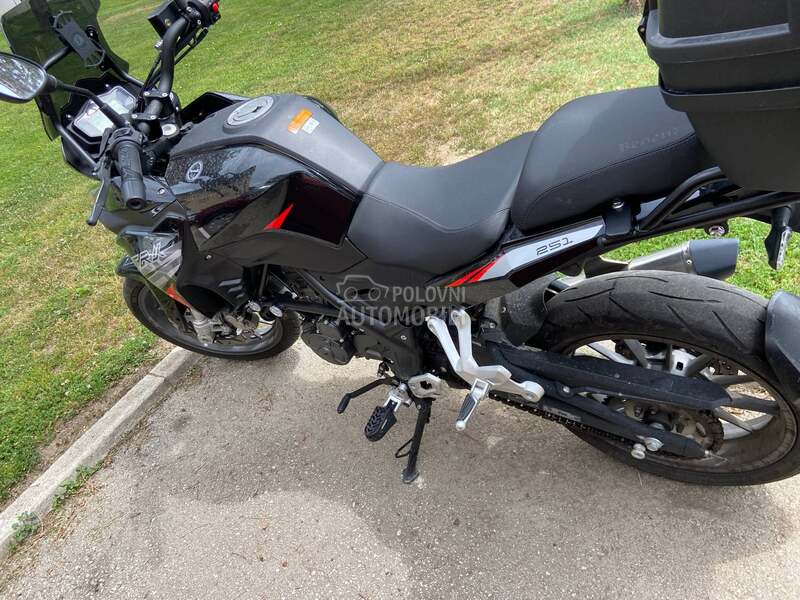 Benelli Trk 251