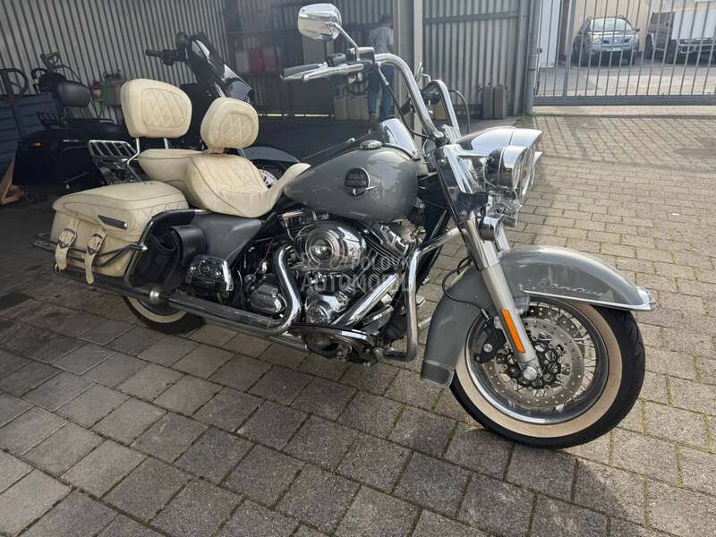 Harley Davidson Road King FLHRC