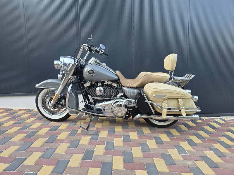 Harley Davidson Road King FLHRC