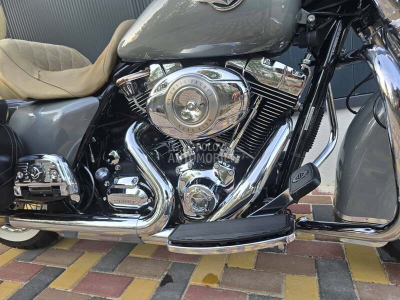 Harley Davidson Road King FLHRC