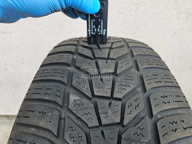 Hankook 215/65 R17 Zimska
