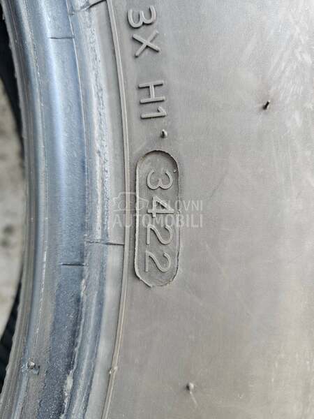 Hankook 215/65 R17 Zimska