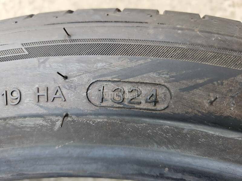 Hankook 235/45 R20 Letnja