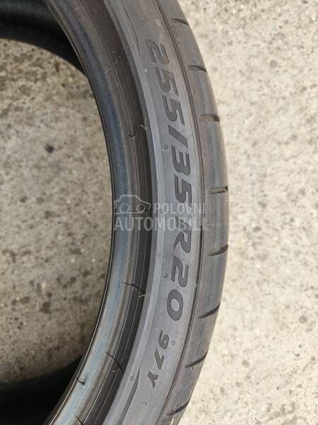 Pirelli 255/35 R20 Letnja