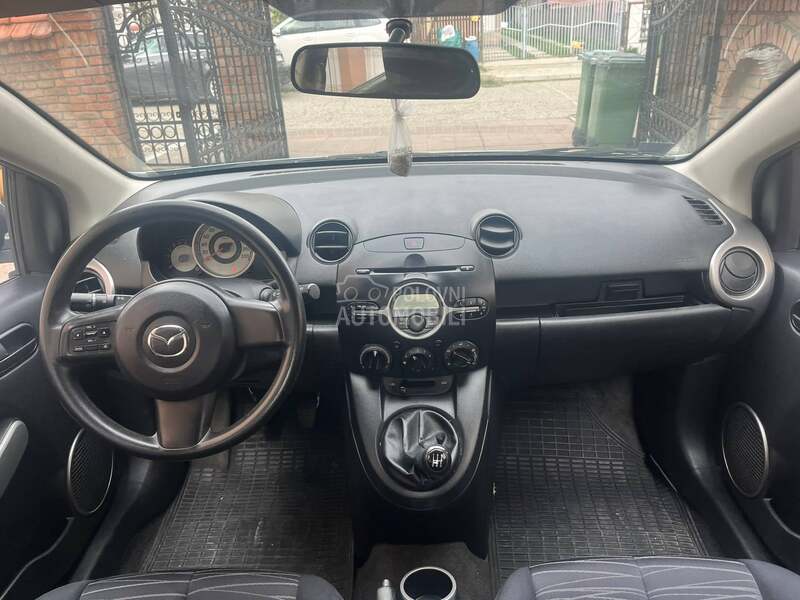 Mazda 2 