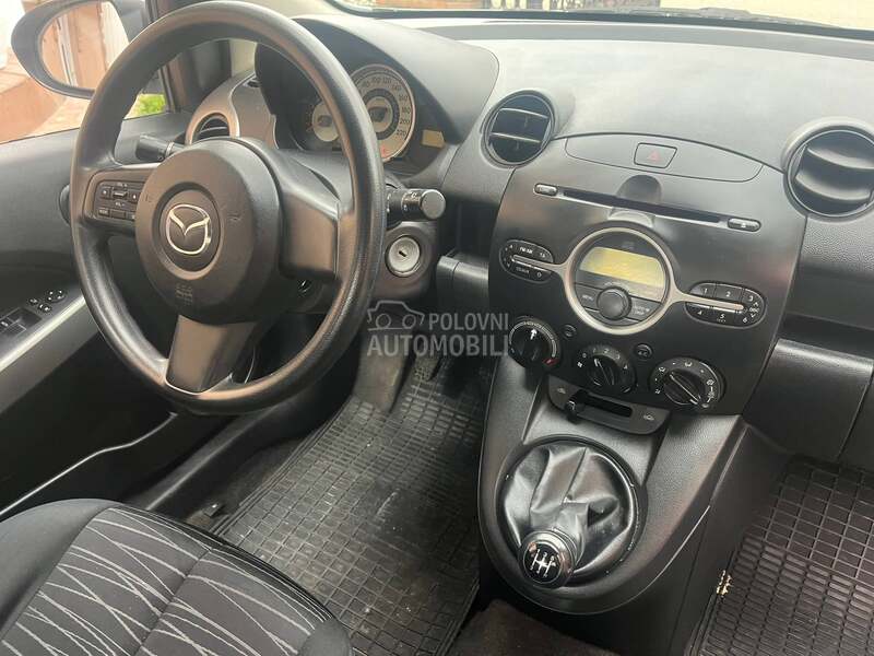 Mazda 2 