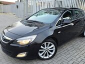 Opel Astra J 1.4 COSMO