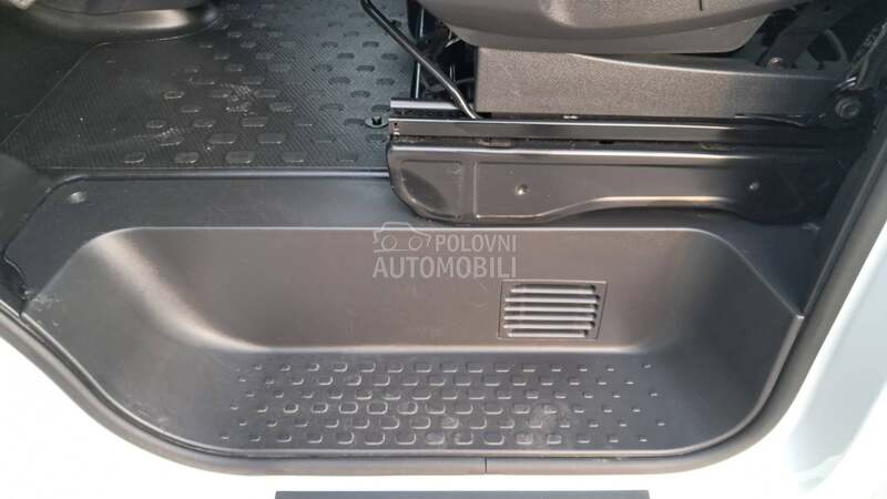 Renault Trafic 2.0 dci 120