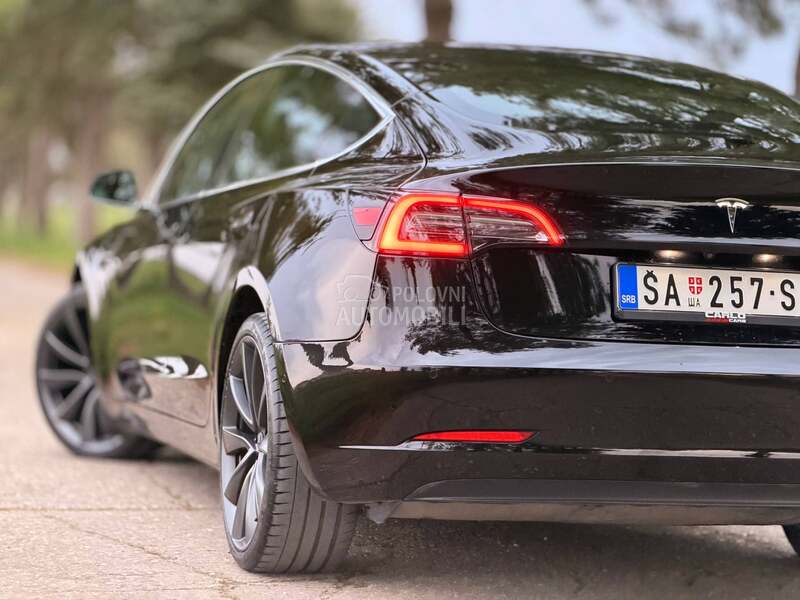 Tesla Model 3 N O V