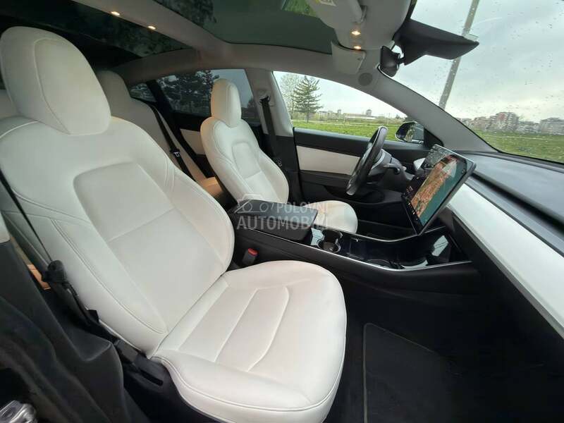 Tesla Model 3 N O V