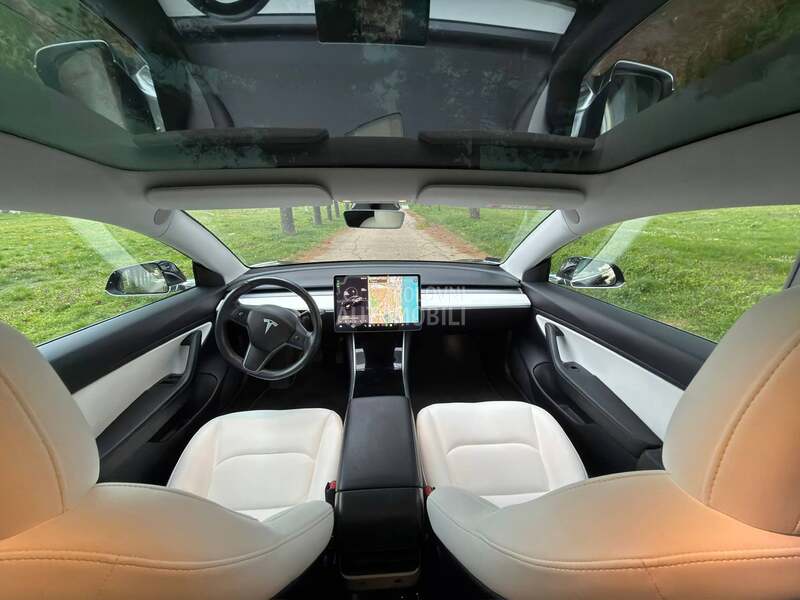 Tesla Model 3 N O V