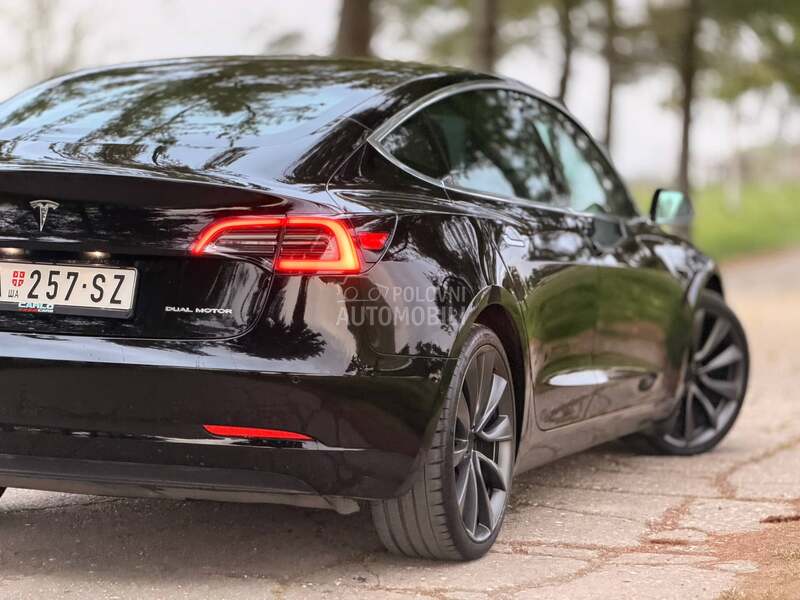 Tesla Model 3 N O V