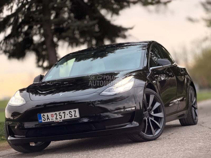 Tesla Model 3 N O V