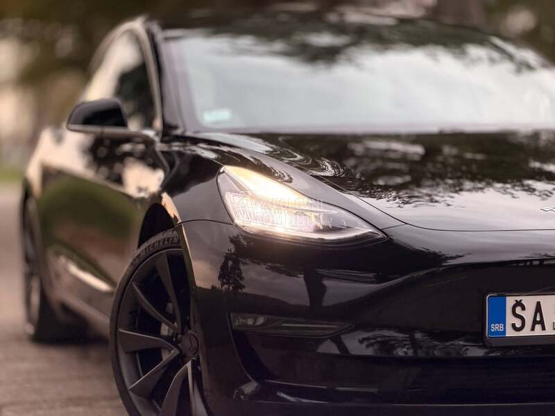 Tesla Model 3 N O V