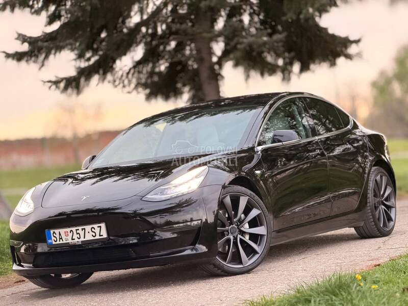 Tesla Model 3 N O V