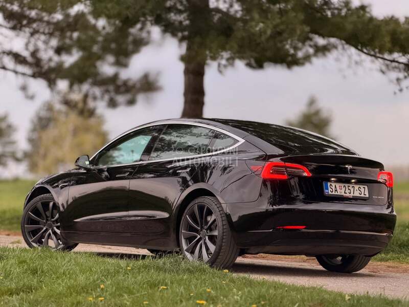 Tesla Model 3 N O V